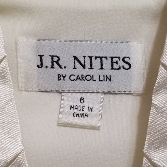 ❤️ Women's Ivory Satin Rhinestone Button-down Blouse w/ Sheer Bell Sleeves - Picture 7 of 11